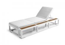 Couture Jardin SOUTH BEACH - SB50 - Chaise Lounge - Aluminum / Teak - Cast Silver - Cast Silver